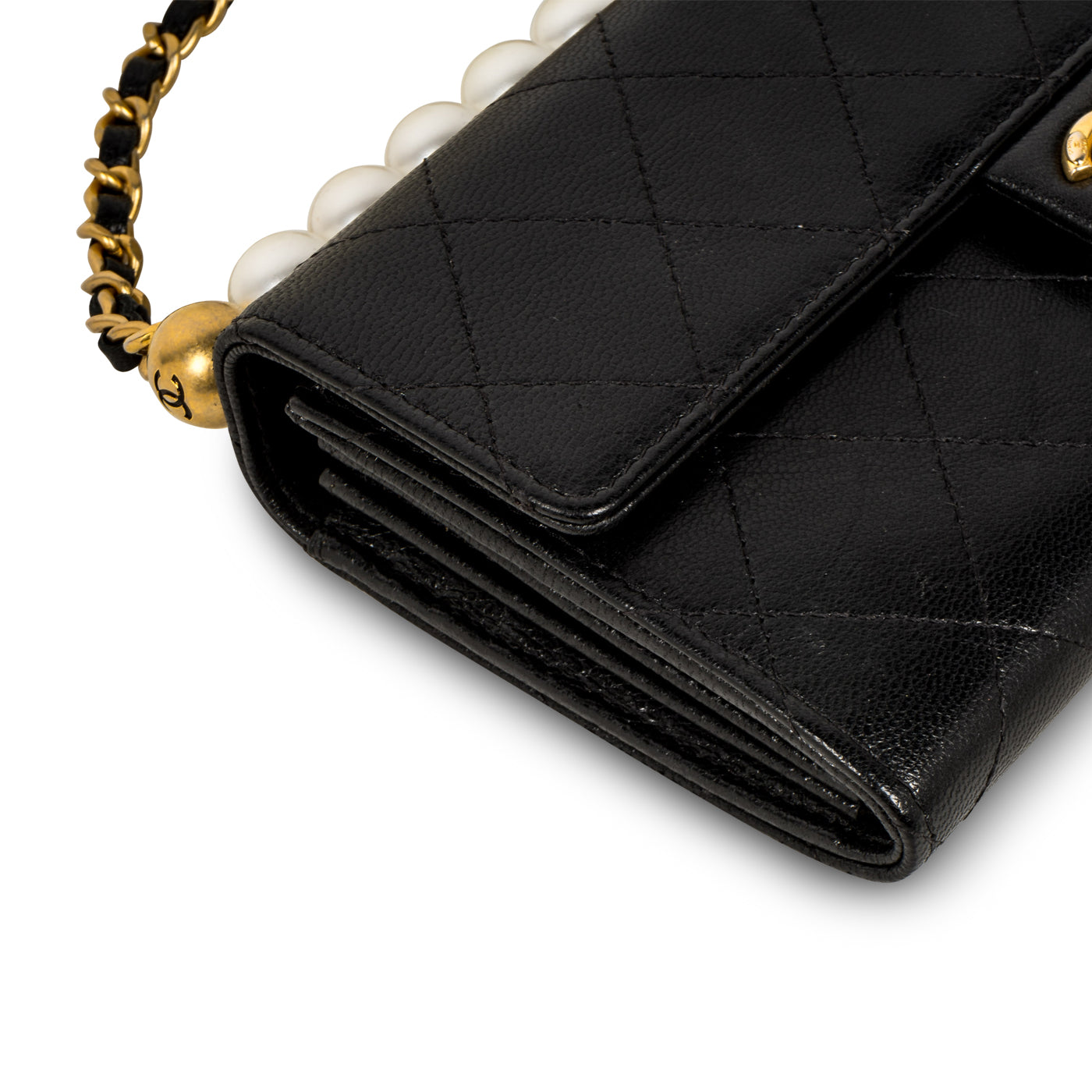 Chic Pearl Wallet on Chain