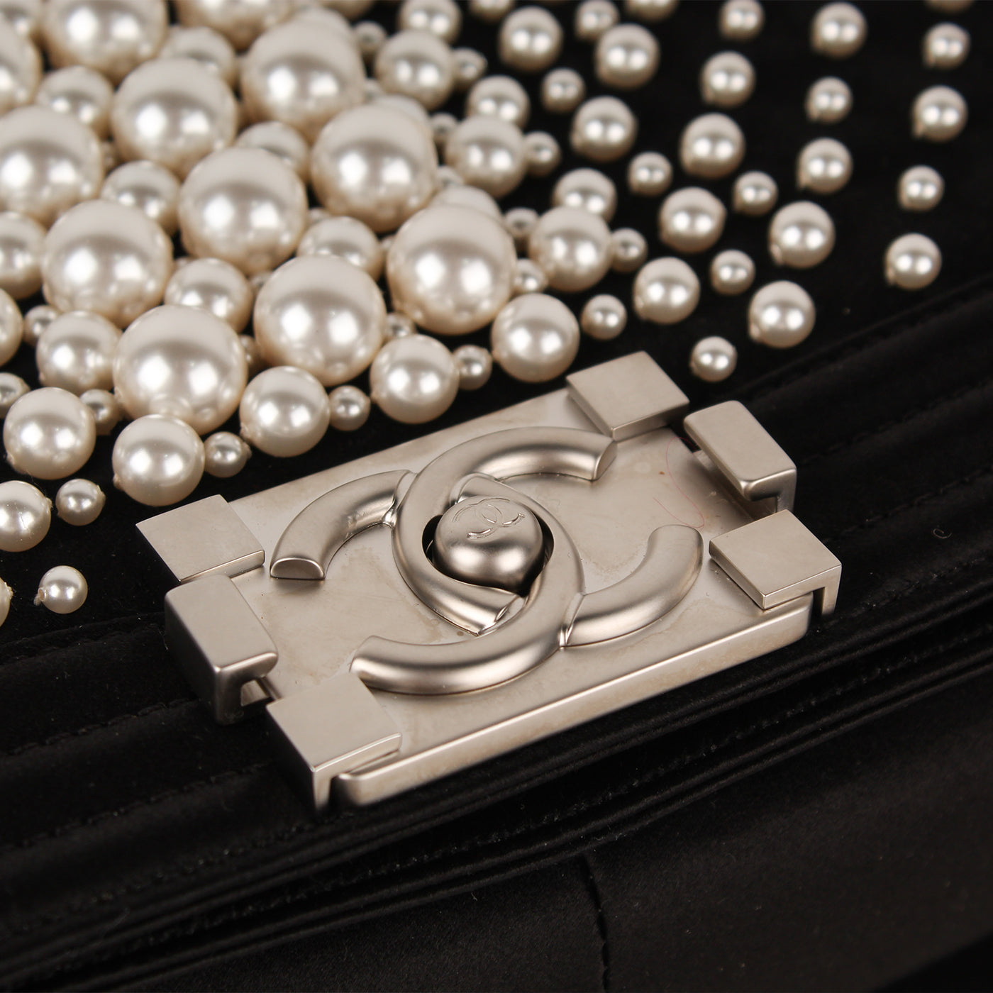 Chanel - Pearl Satin Boy Bag - Old Medium – Bagista