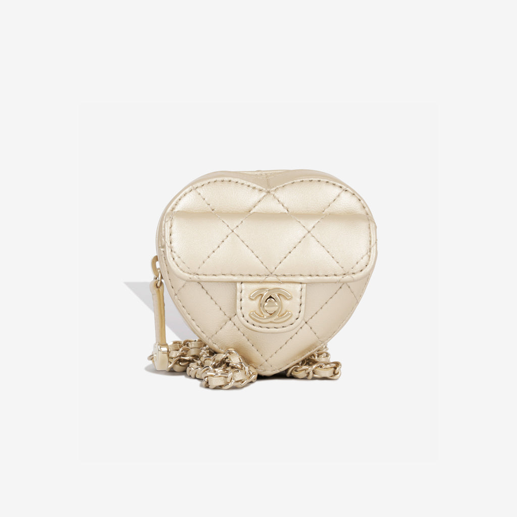 Chanel Wicker Heart Locket Basket Bag - Black Crossbody Bags, Handbags -  CHA563108