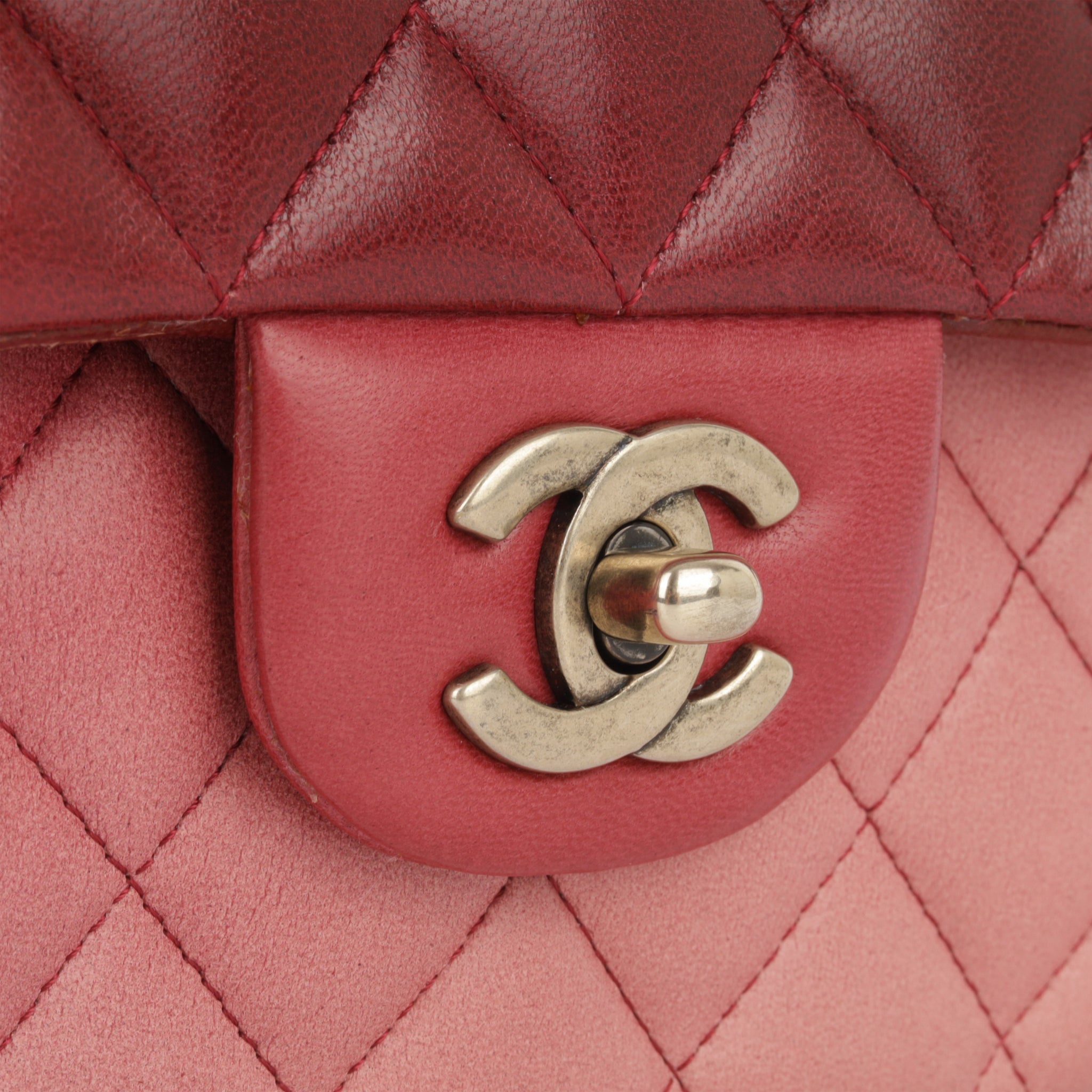 Chanel - Classic Flap Bag - Medium - Ombré Lambskin AGHW - Pre Loved