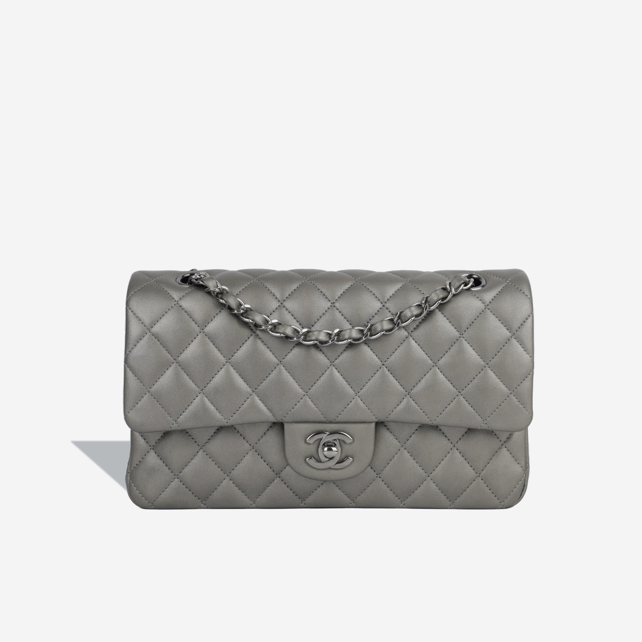 Chanel - Medium Classic Flap Bag - Graphite Metallic Lambskin - RHW - Pre  Loved