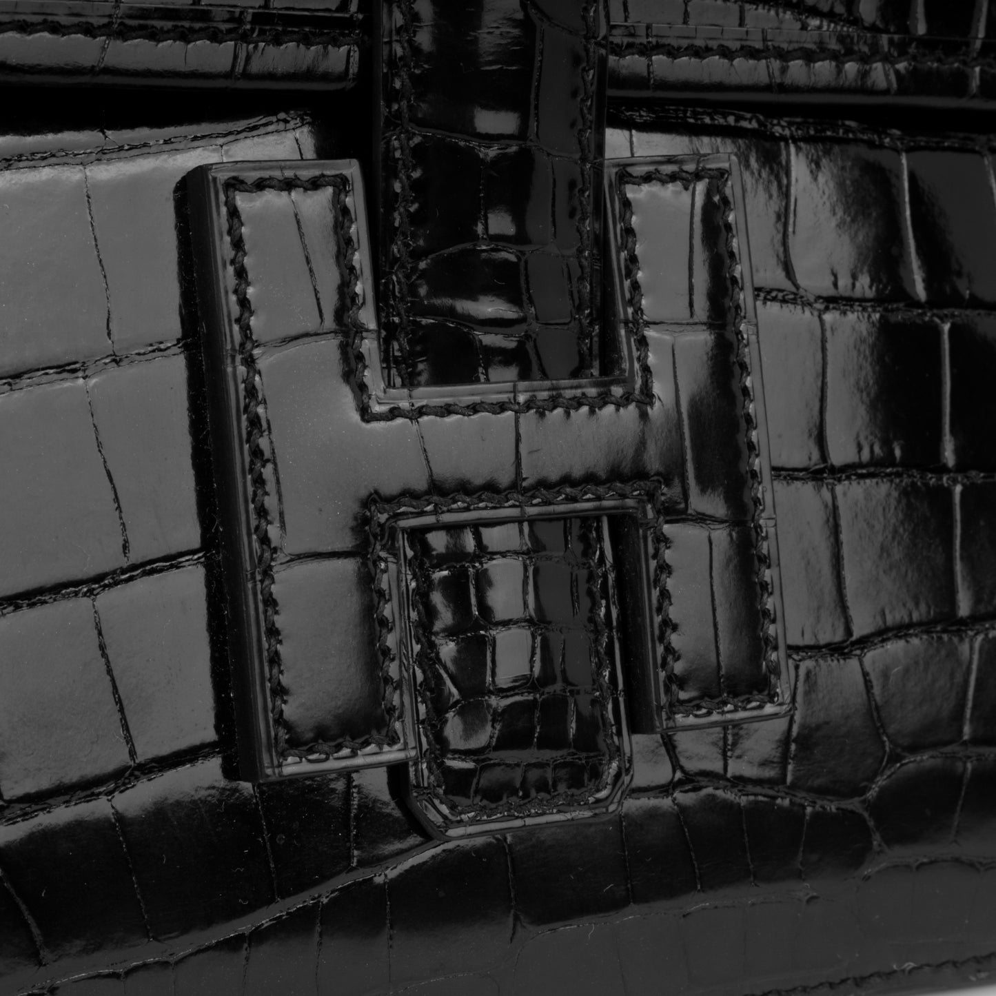 Jige Clutch 29 - Shiny Alligator