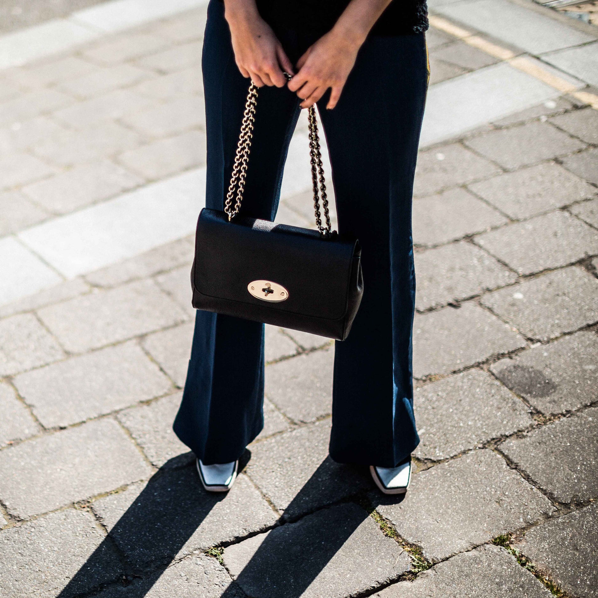 Medium Lily - Main Image